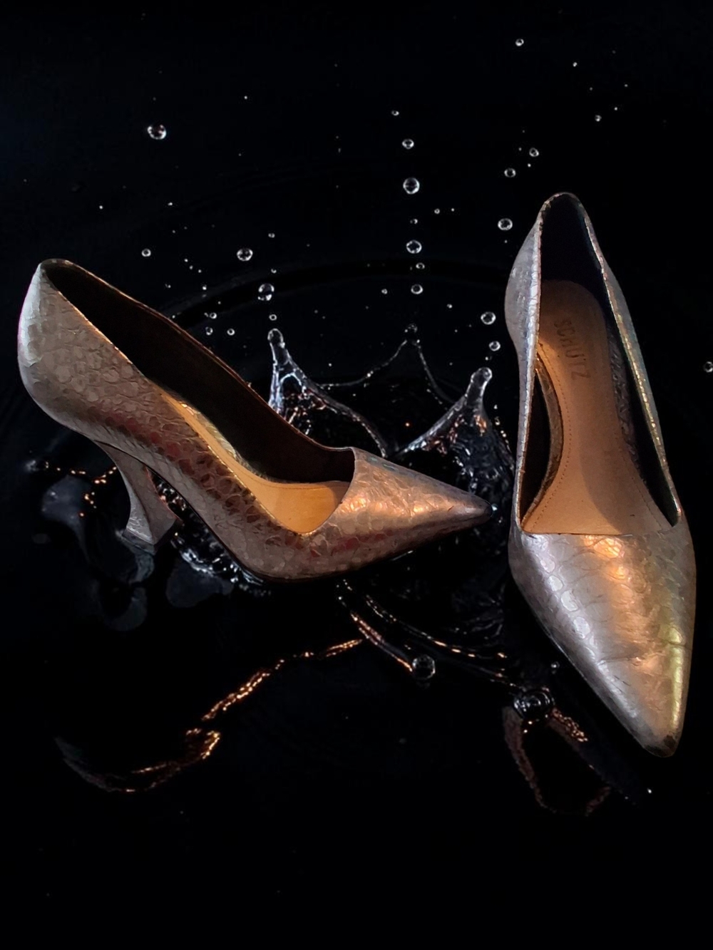 SCHUTZ Metallic Silver Pointed-Toe Pumps Womens Shoes Size 6.5 Versitile Unique
